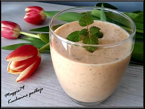 Smoothie z mango i ananasa