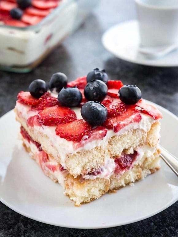 Tiramisu truskawkowe - łatwy i szybki przepis na deser