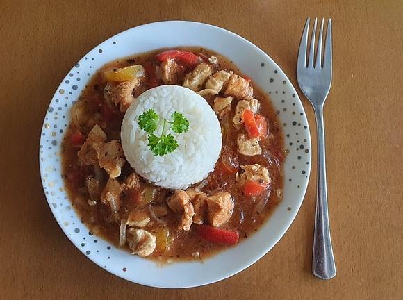 Kurczak w sosie paprykowym