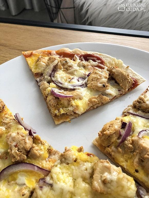 Pizza na spodzie z tortilli