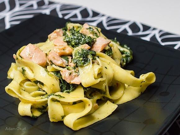 Tagliatelle z łososiem