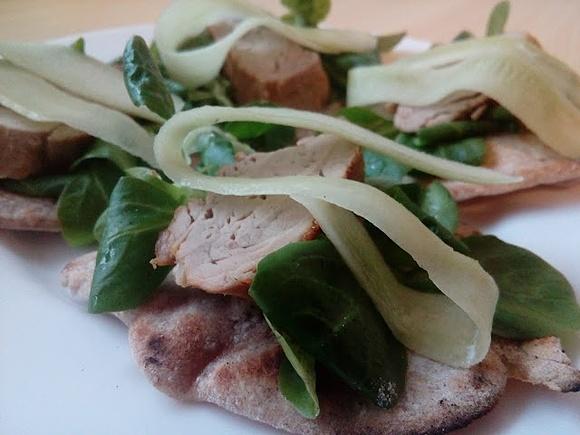 Placuszki roti z polędwicą