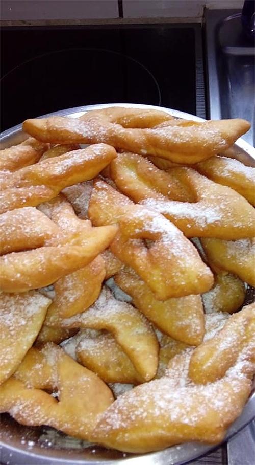 Chrusty - przepis na kruche i delikatne ciasto