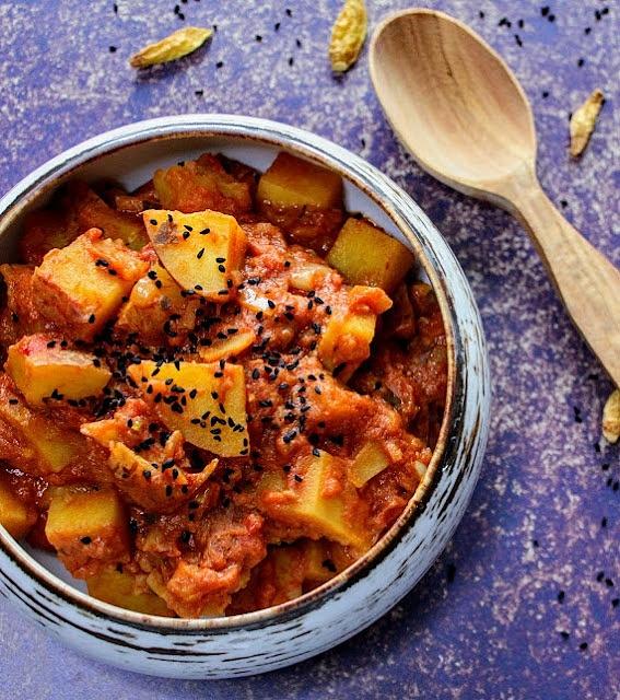 Ziemniaki w pomidorowo kokosowym curry