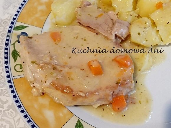 Schab w sosie z marchewką