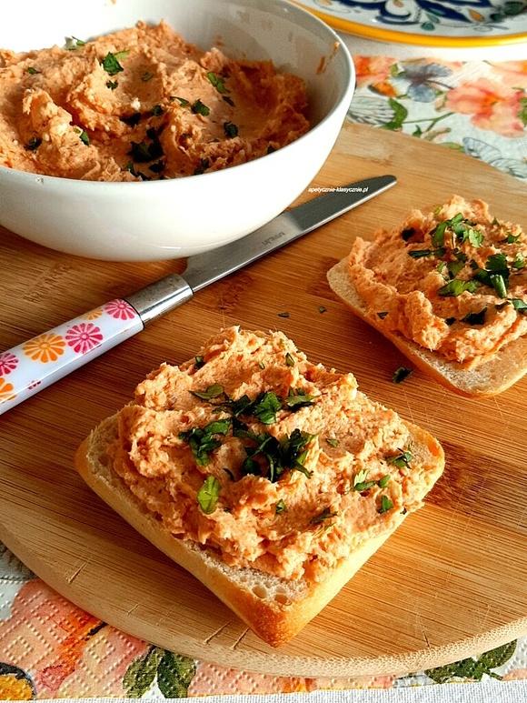 Pasta kanapkowa z kurczaka i fety