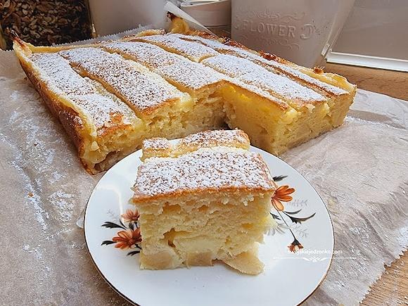 Szybkie ciasto z jabłkami i budyniem