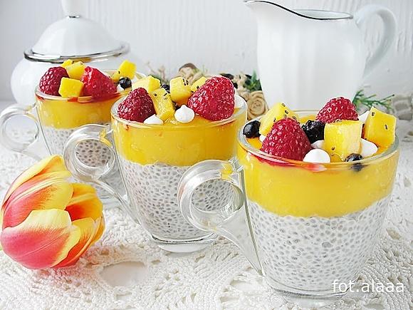 Deser z chia i mango