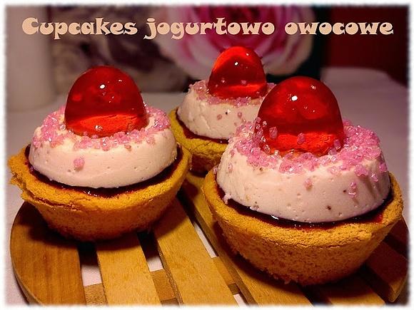 Jogurtowe cupcakes owocowe