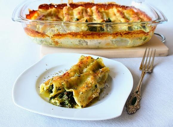 Canneloni ze szpinakiem w sosie serowym