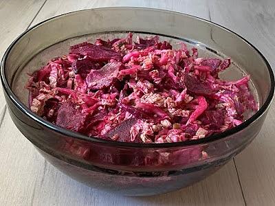 Sałatka z kapusty pekińskiej i buraka pieczonego