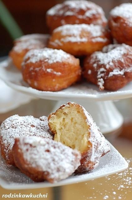 Pączki z serka mascarpone i bananami