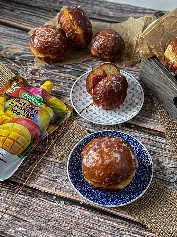 Pączki z nadzieniem mango
