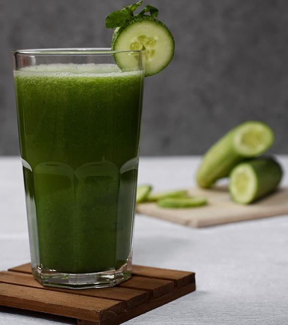 Smoothie z ogórka i pietruszki