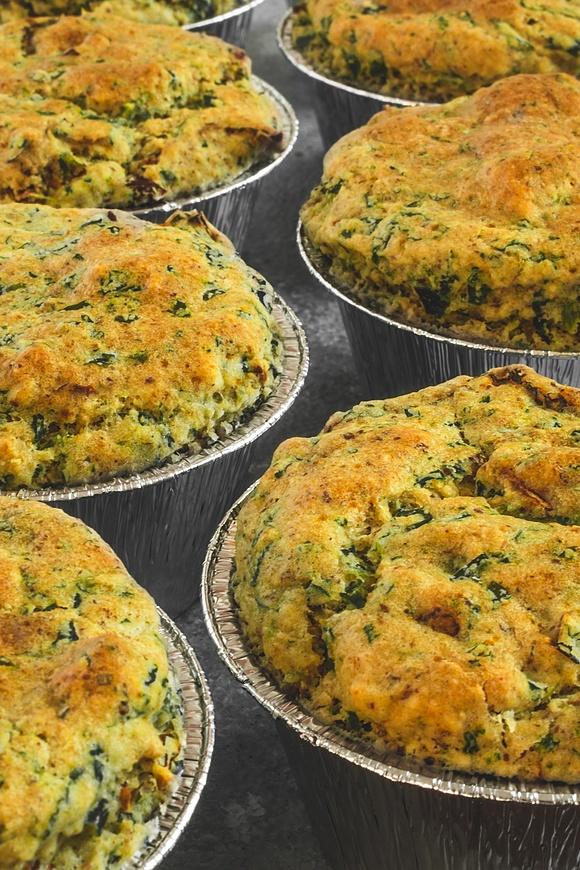 Wytrawne muffiny ze szpinakiem