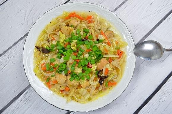 Chińska zupa z kurczakiem