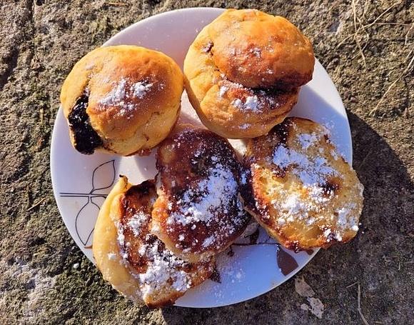 Pączkowe muffinki i racuchy z powidłami