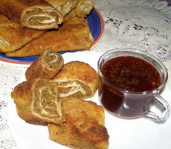 Tortilla z krokietami pieczarkowymi i barszczem