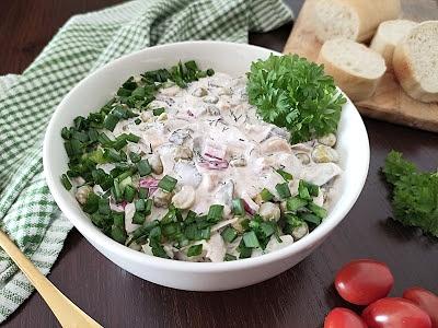 Sałatka śledziowa z pieczarkami