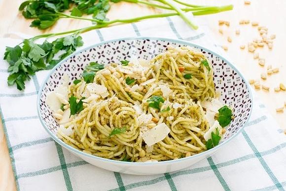 Spaghetti z pesto