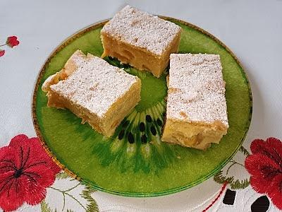 Babka morelowo-brzoskwiniowa