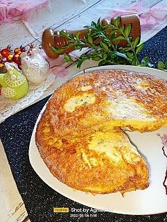 Chleb w jajku i śmietanie z czosnkiem niedźwiedzim