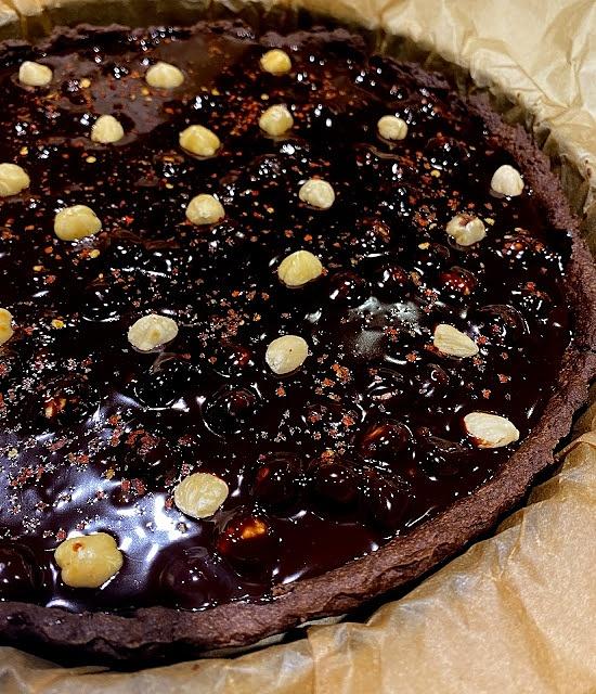 Tarta francuska z ganache czekoladowym i spodem czekoladowym