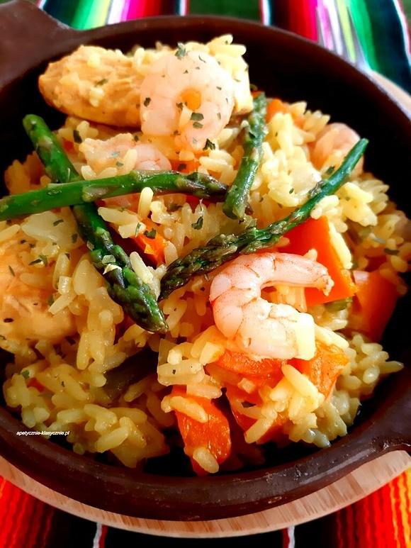 Paella mixta ze szparagami