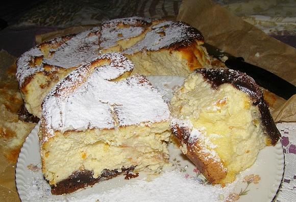 Pyszny pieczony sernik ze skórką pomarańczową