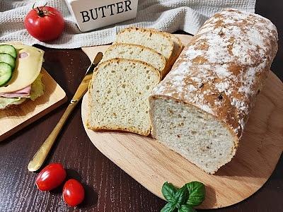 Chlebek z porażoną cebulką