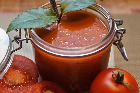 Tomatna zupa puree
