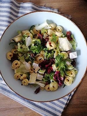 Szybka sałatka z tortellini