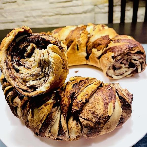 Drożdżowy zawijaniec z Nutellą