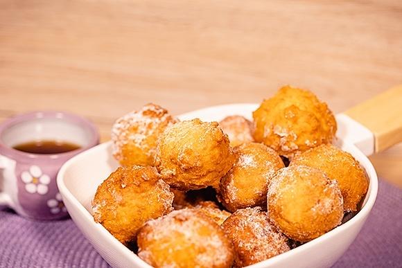 Małe pączki serowe z mascarpone i film