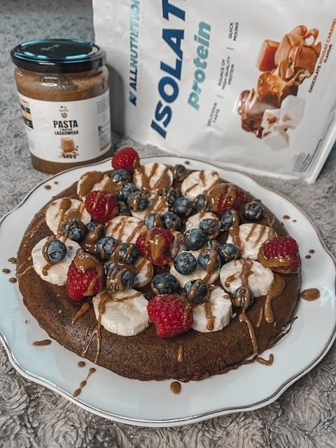 Proteinowy omlet z domowym kremem Nutella
