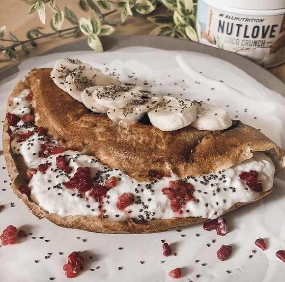 Owocowy omlet z kokosowym kremem