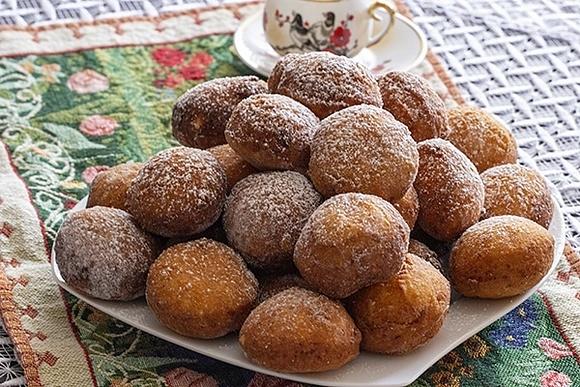 Małe pączki serowe z filmem