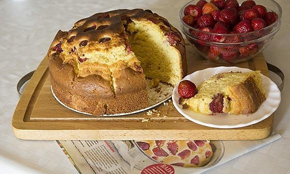 Babka z truskawkami