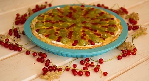 Tarta z owocami i serkiem mascarpone