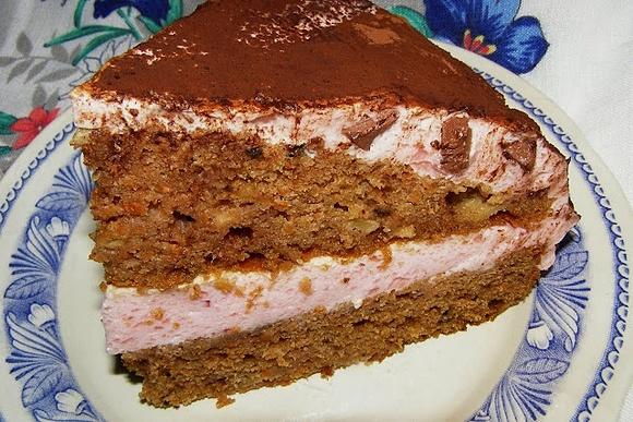 Pyszne ciasto marchewkowe z jogurtową galaretką