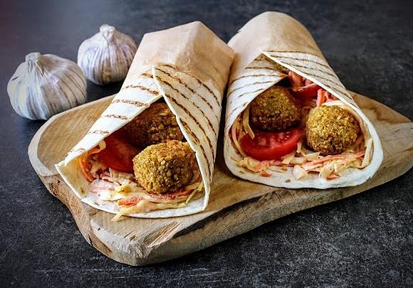 Tortilla z falafelem wrap