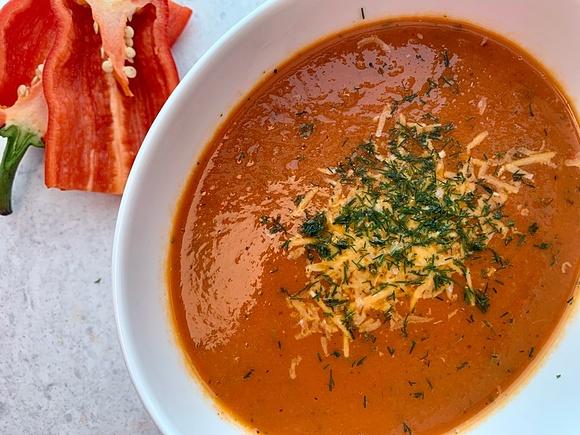 Zupa pomidorowo-paprykowa zdrowa kremowa z grzankami lub makaronem