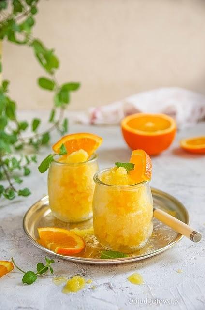 Granita pomarańczowo-jabłkowa z oxymelem