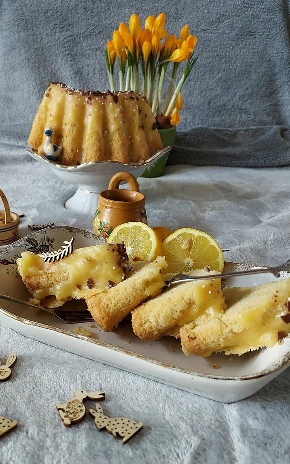 Babka piaskowa z lemon curd i cytryną