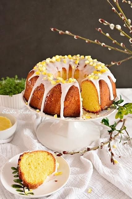 Cytrynowa babka świąteczna wielkanocna