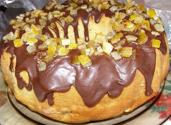 Babka drożdżowa z rodzynkami i skórką pomarańczową