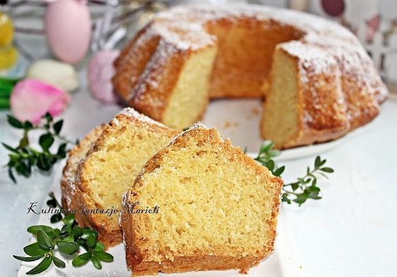 Wilgotna babka piaskowa na maśle