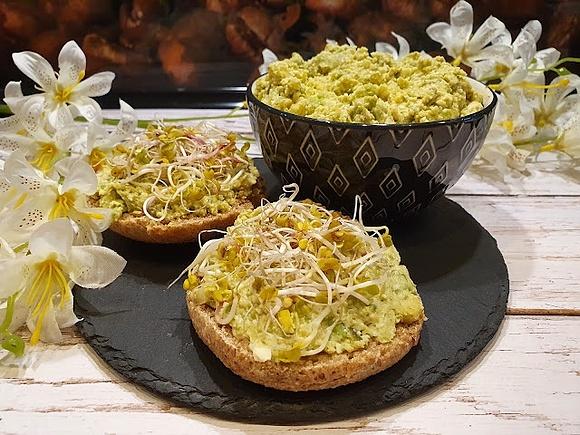 Pasta jajeczna z awokado