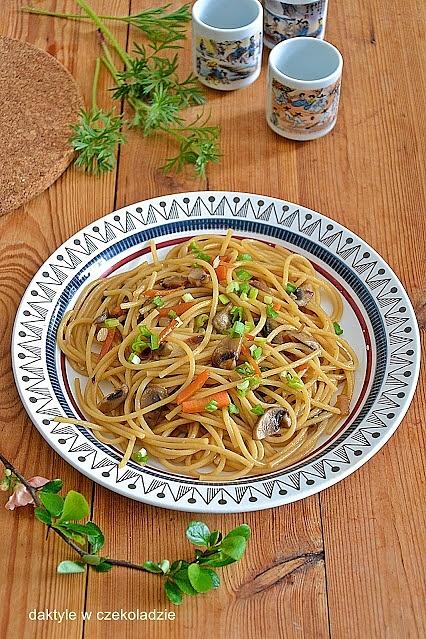 Spaghetti z sosem sojowym