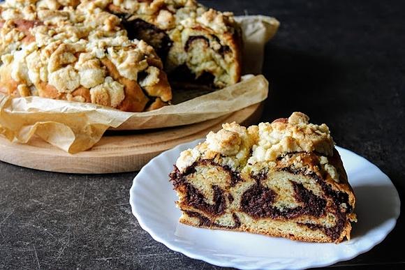 Ciasto drożdżowe z owocami z kompotu wigilijnego